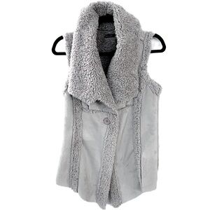 Vintage Dolce Cabo Suede and faux fur woman’s luxurious vest size small